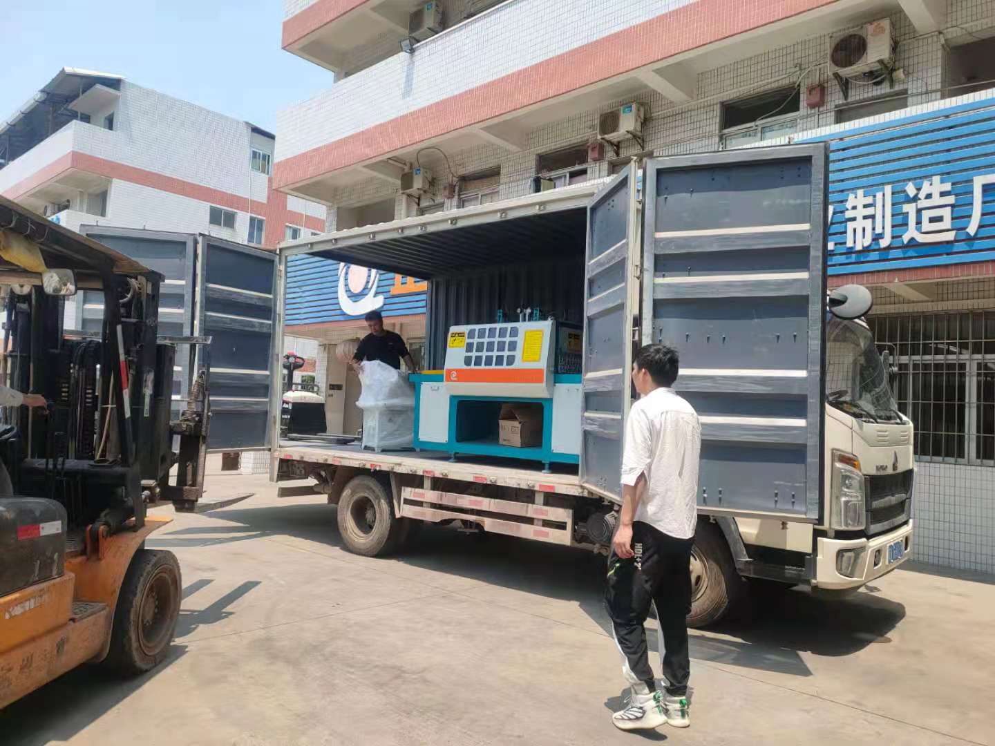 2021年4月11日發(fā)往肇慶市瑞州區(qū)-ZQ100方木多片鋸