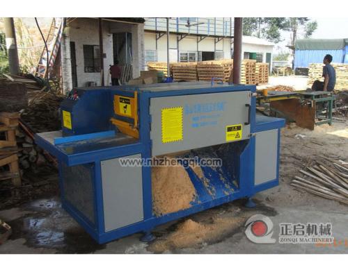 廣東省-肇慶市-四會縣-鋸桉木機加工現場